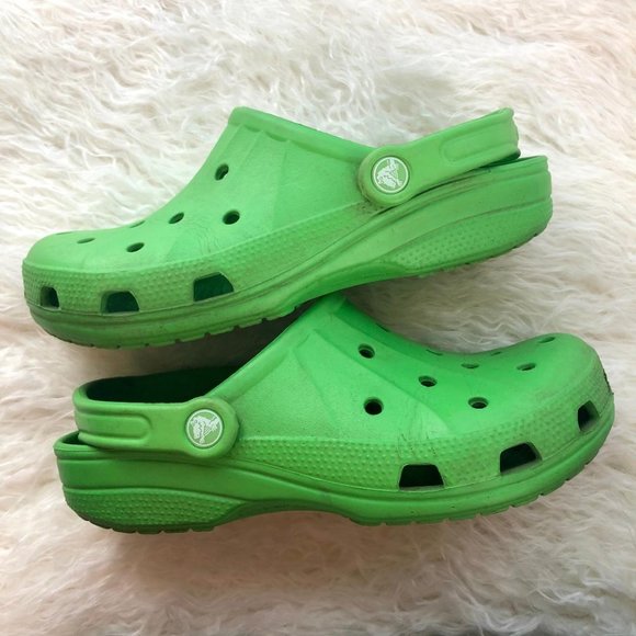 crocs green sandals